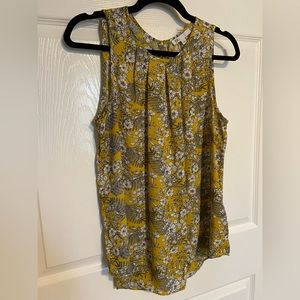 DR2 Sleeveless Blouse with Back Button Closure - L